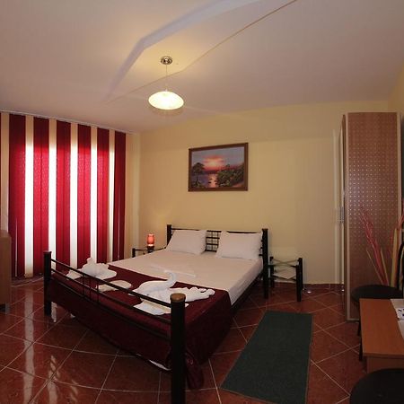 Hotel Panos à Două Mai Extérieur photo