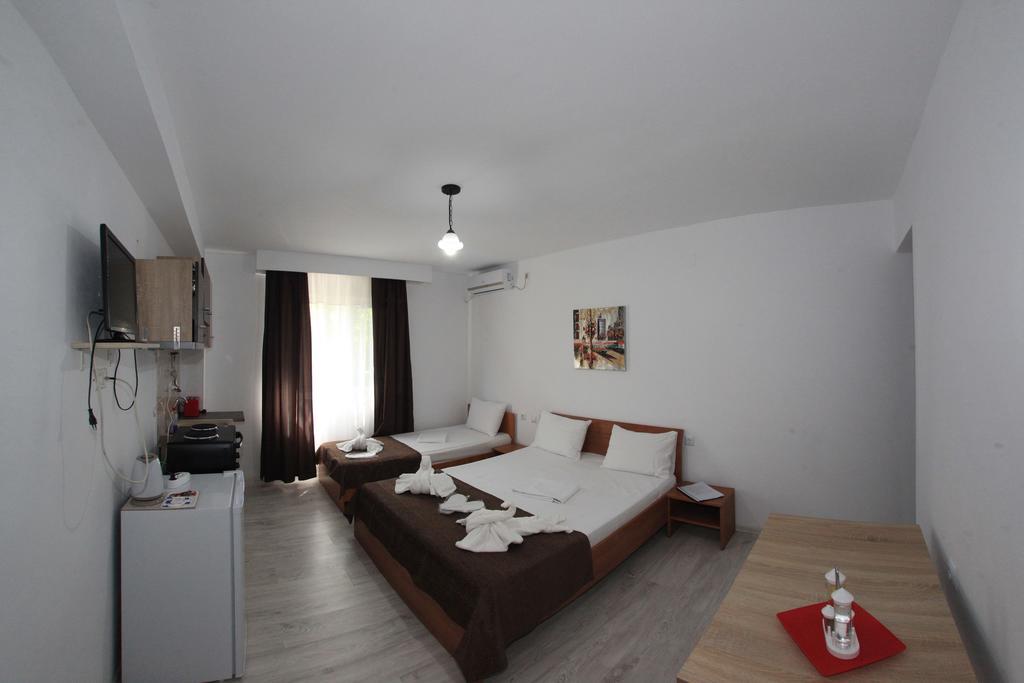 Hotel Panos à Două Mai Extérieur photo