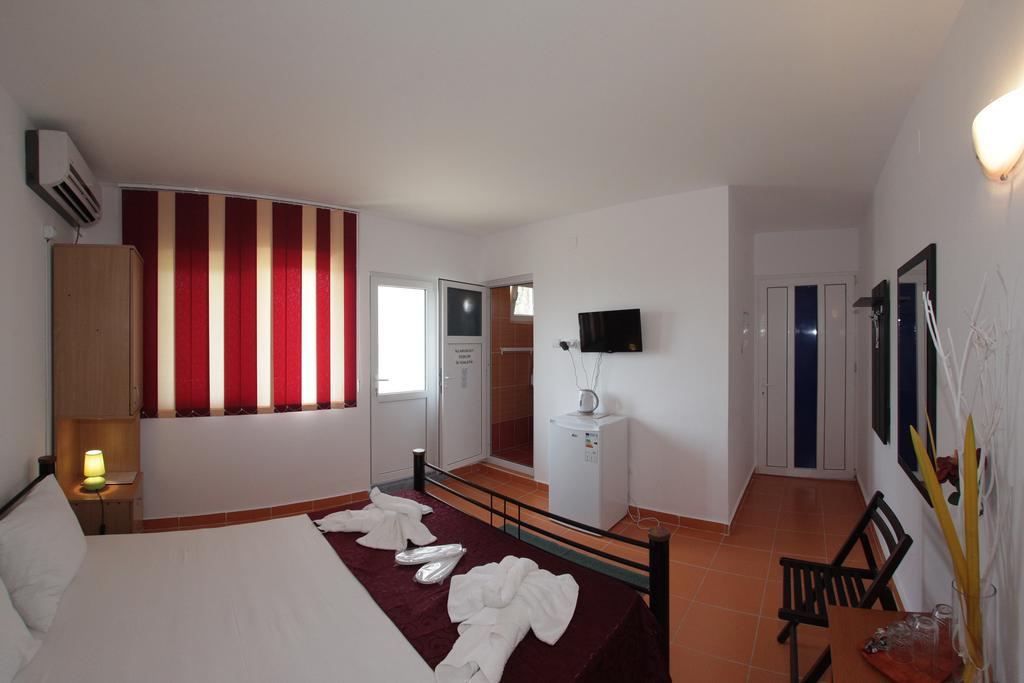 Hotel Panos à Două Mai Extérieur photo