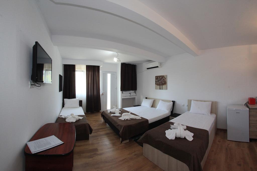 Hotel Panos à Două Mai Extérieur photo