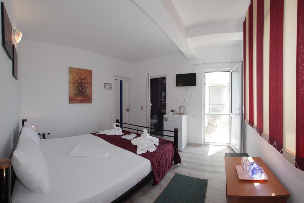 Hotel Panos à Două Mai Extérieur photo
