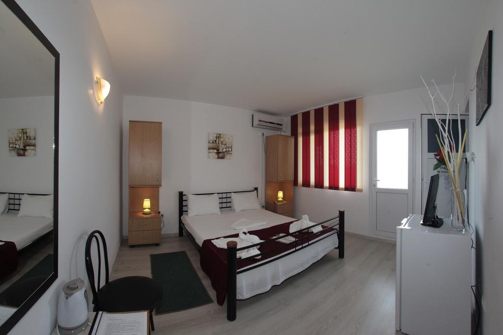 Hotel Panos à Două Mai Extérieur photo
