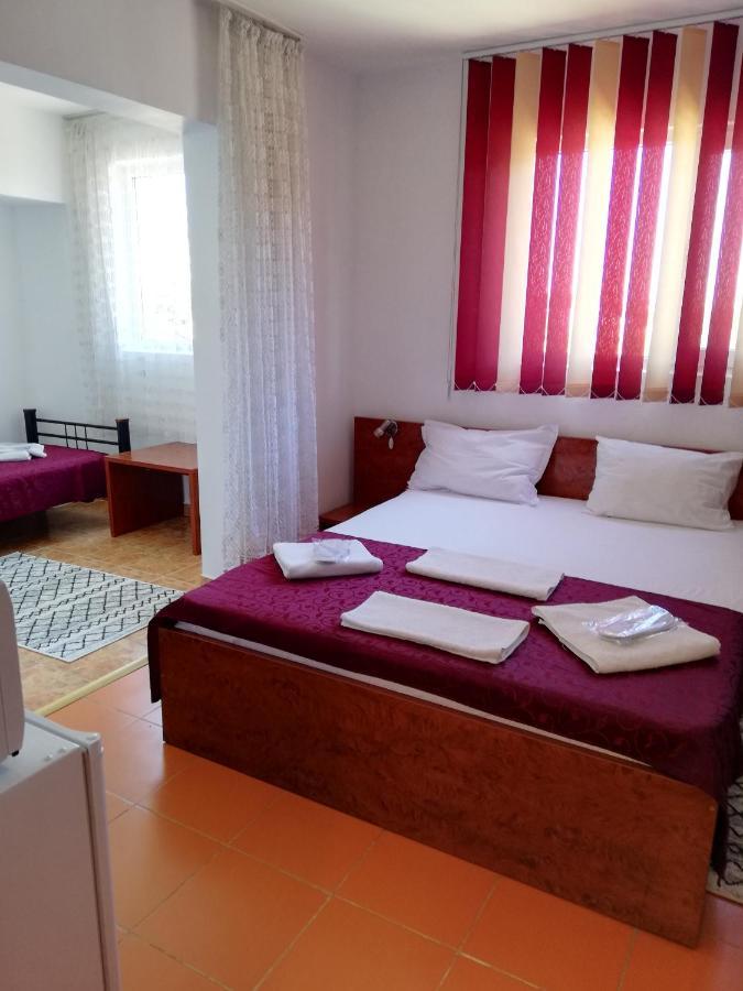 Hotel Panos à Două Mai Extérieur photo